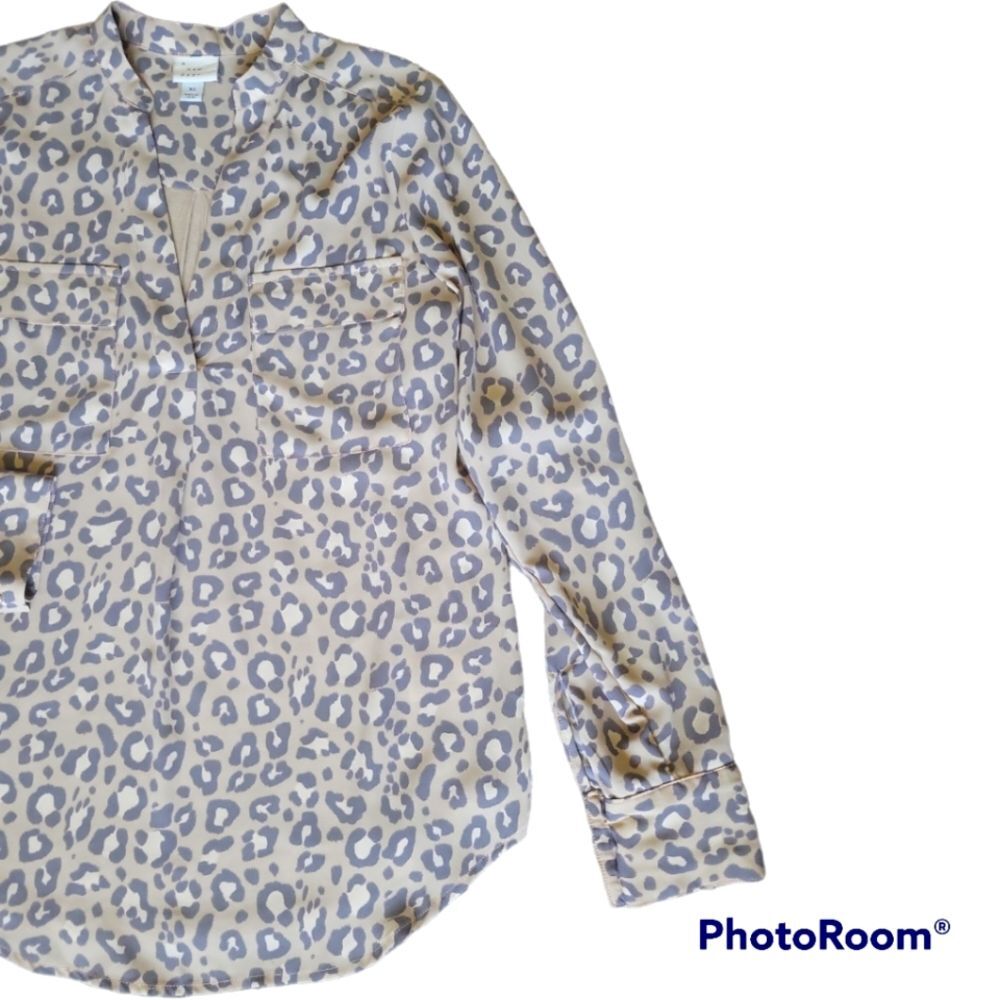 A New Day Animal Print V Neck Top - XS